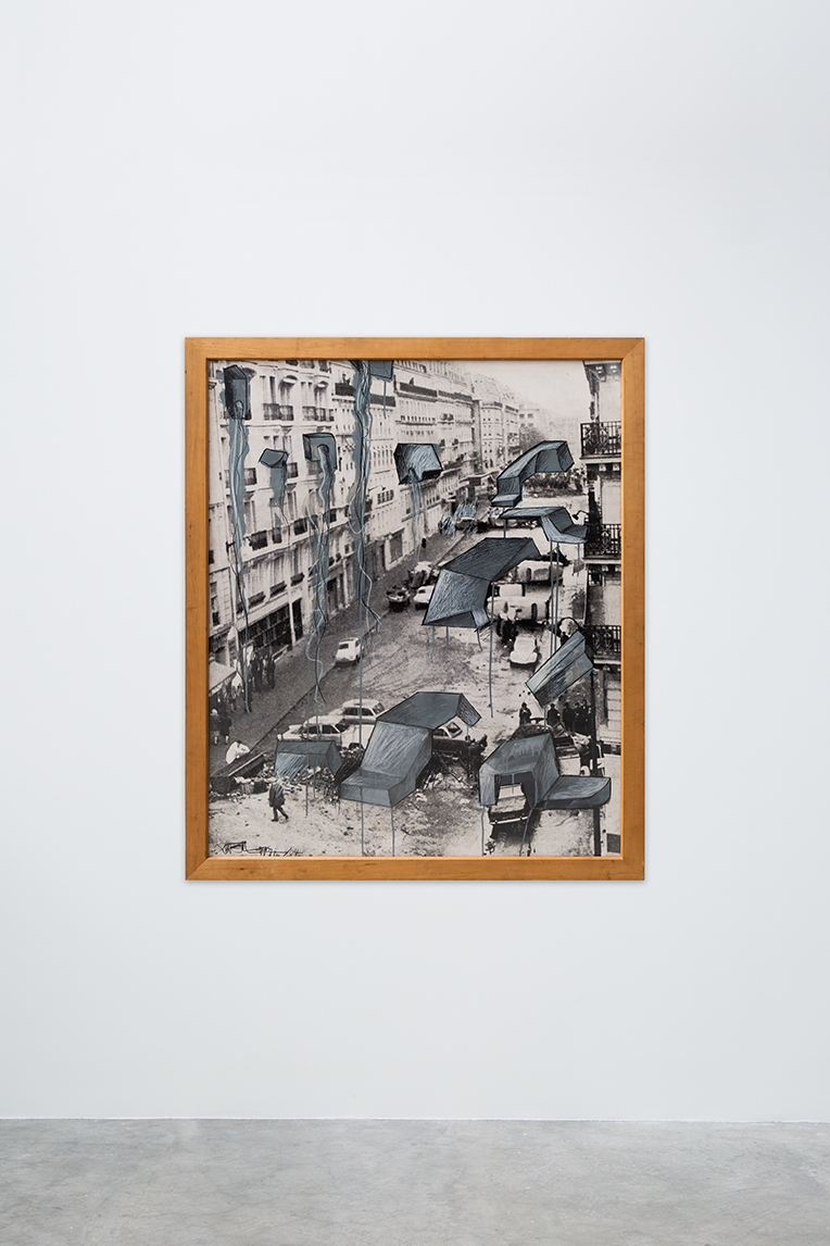 Wolf VOSTELL
Barricades mai 68, 1970-1984
Painting / concrete on photograph
50.39 x 42.52 in